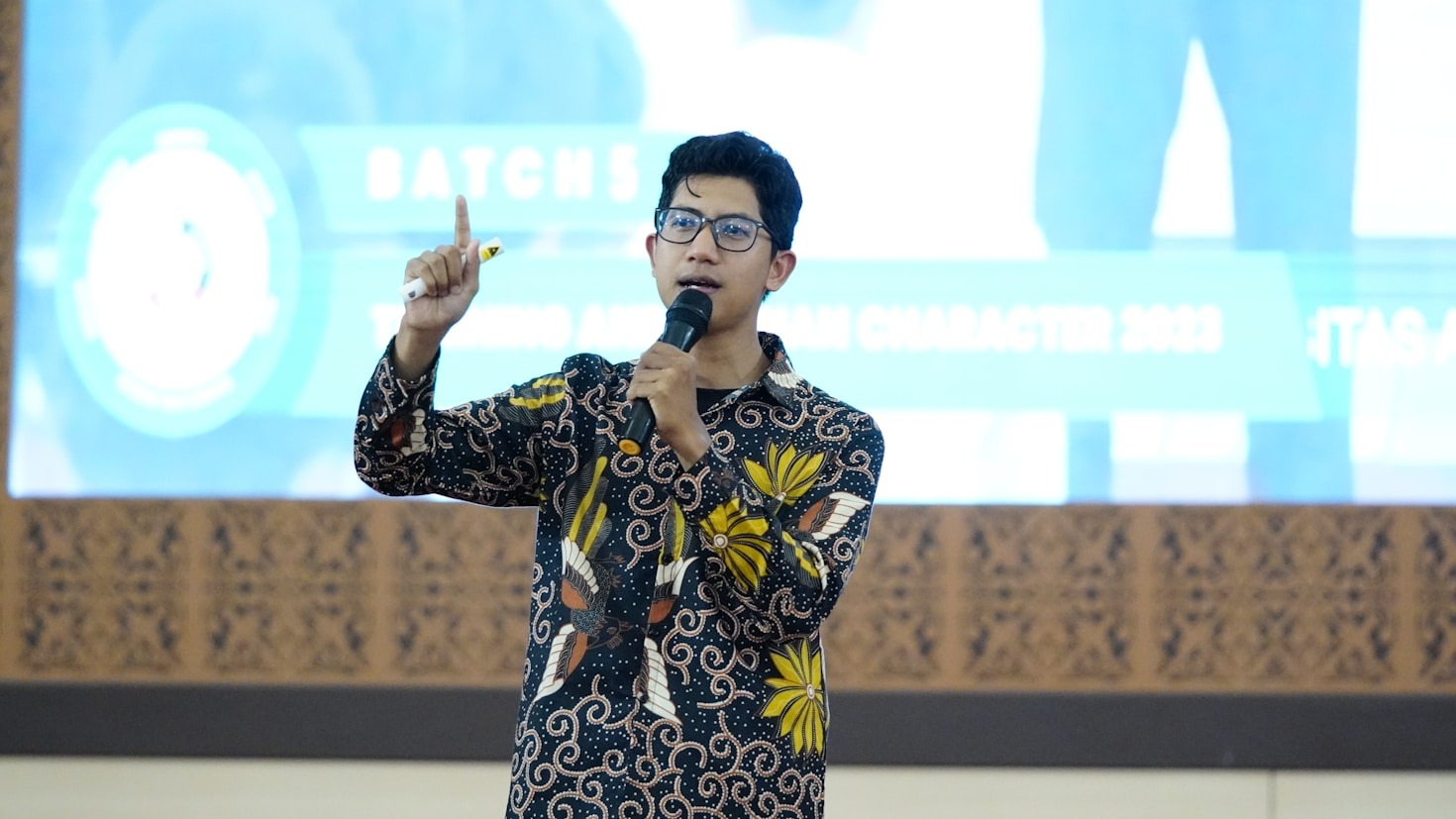 How to Navigate Modern Leadership Challenges
